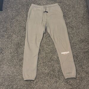 Men’s Essentials Fear of God Sweatpants!